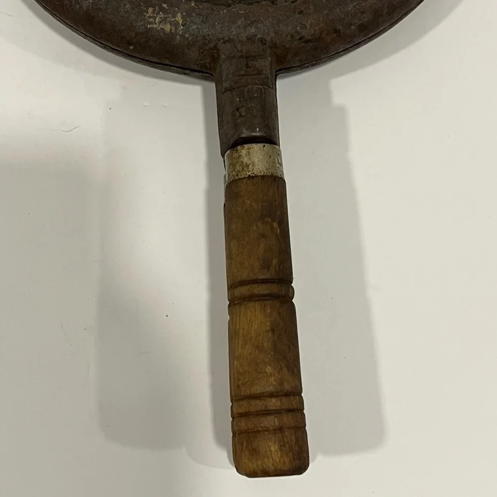 Wagner Mfg Co Sidney O Cast Iron Waffle Iron Paddles No 8 Wood Handle Antique